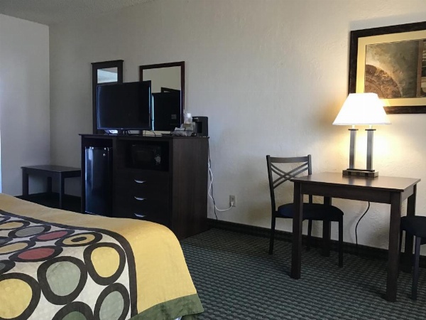 Super 8 by Wyndham Wendover image 28